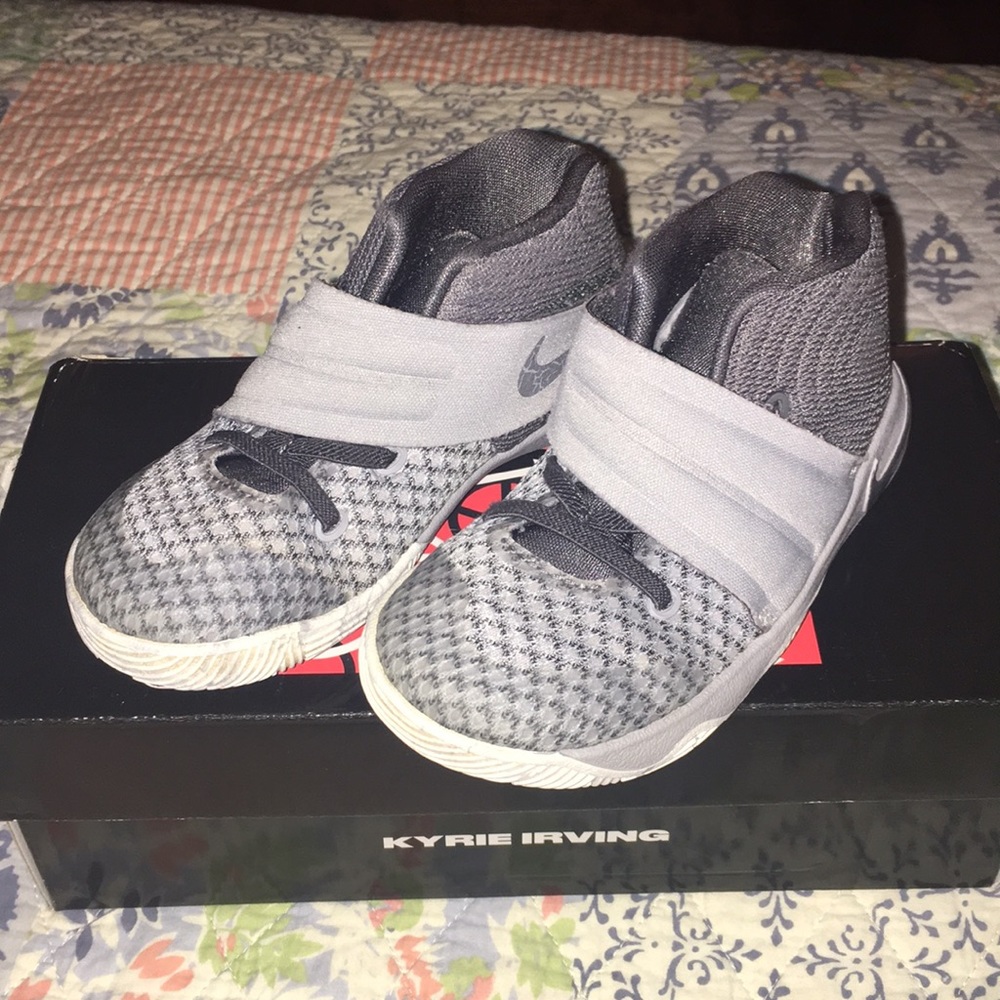 Pre-owned .Nike shoes .👦🏼